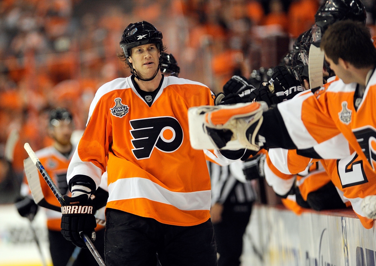 Chris Pronger, his career over, traded to Coyotes in Flyers' salary-cap  deal